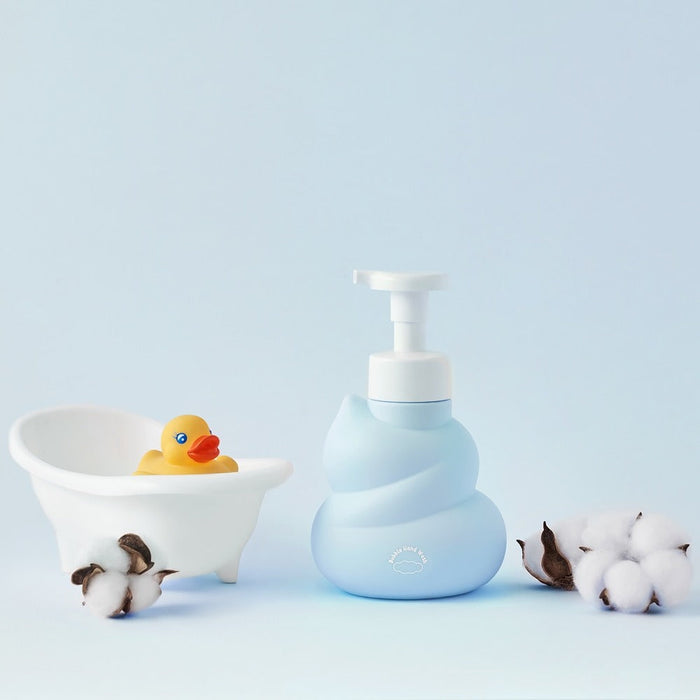 BELLBOY STUDIO Hippong Bubble Hand Wash with a rubber duck and cotton, ideal for gentle cleansing and skincare.
