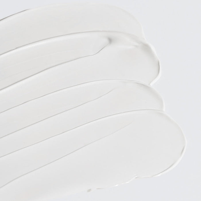 Texture of CELIMAX Oil Control Light Sunscreen 40ml, displaying smooth, lightweight application.