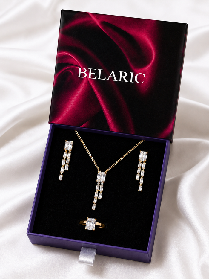 Gold pearl jewellery set close-up - BELARIC