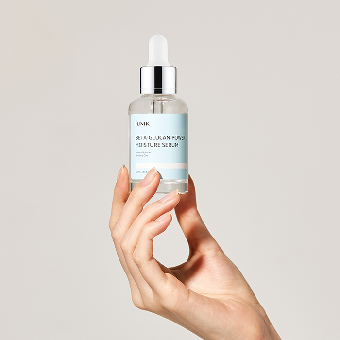 IUNIK Beta Glucan Power Moisture Serum 50ml in hand