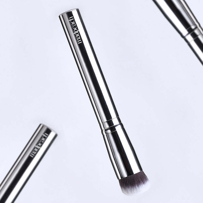 IVI MAD PEACH Soft Touch Makeup Brush with sleek silver design, perfect for professional application.