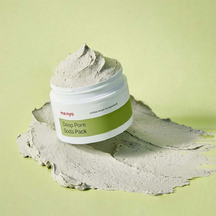 MANYO Deep Pore Soda Pack 110ml clay mask texture on green background
