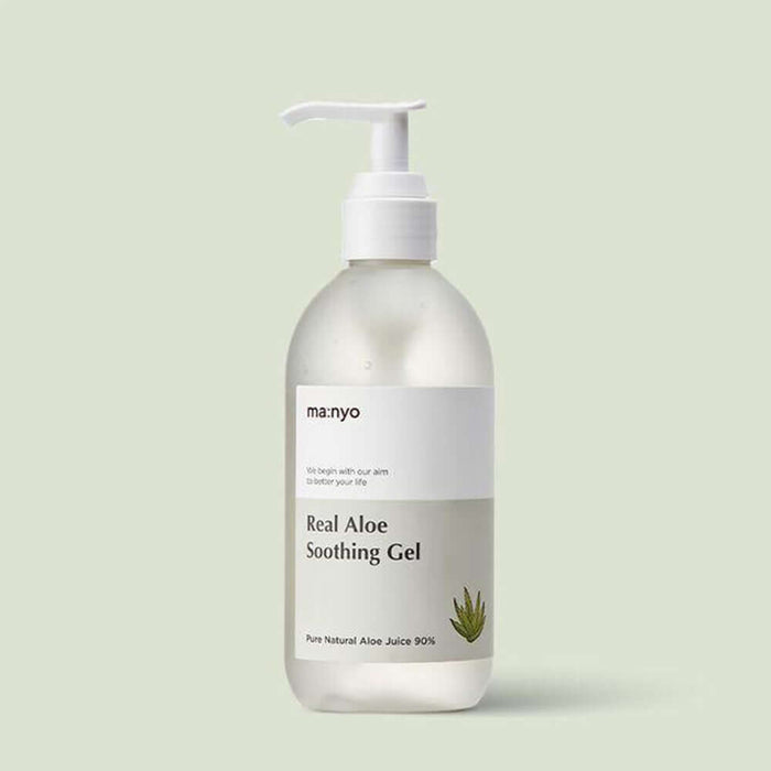 MANYO Real Fresh Aloe Soothing Gel 300ml bottle with pump dispenser on a light background