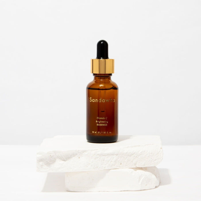 SANDAWHA Vitamin C Whitening Essence 30ml bottle on white background.