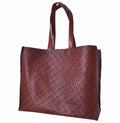 Shopper bag with all-over carving
