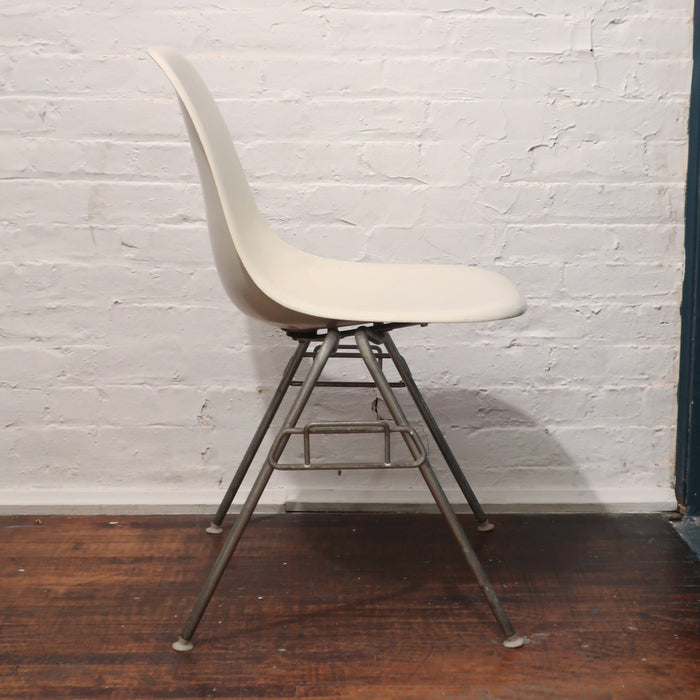 White Eames Stacking Chair for Herman Miller